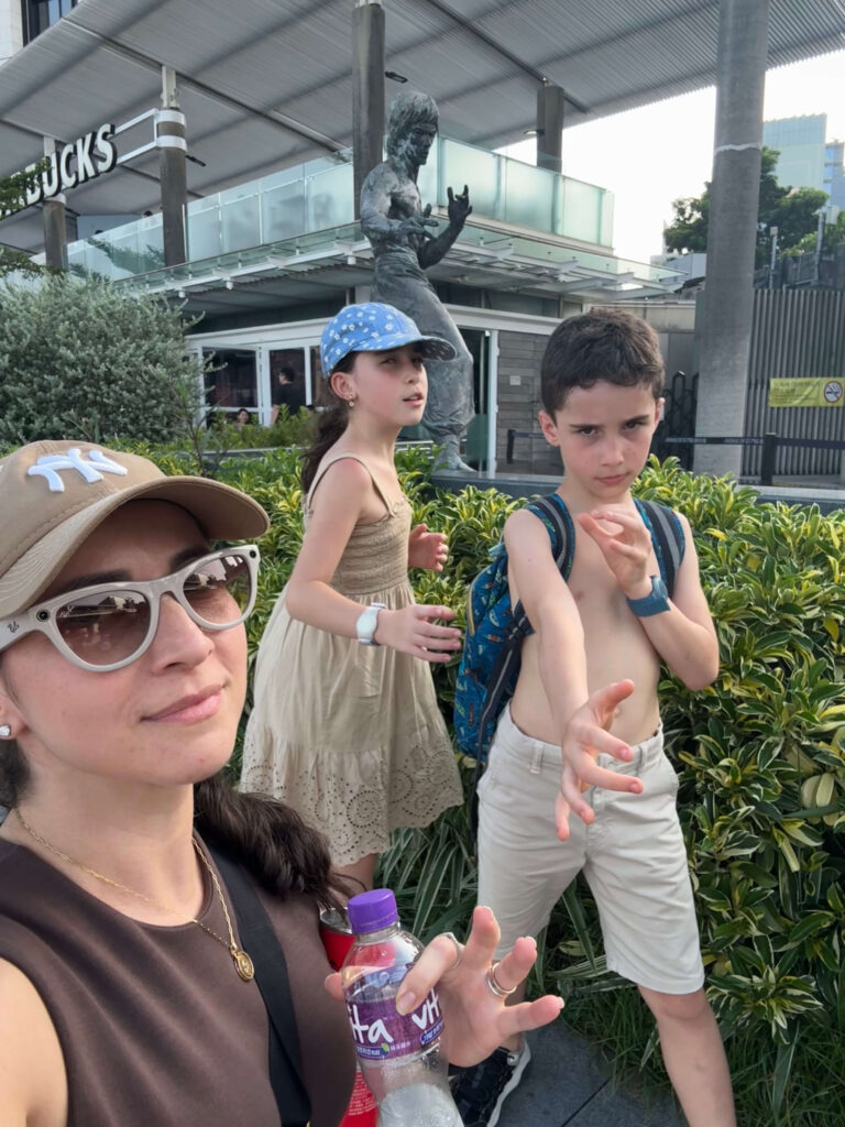 brucee lee avenue of star hong kong